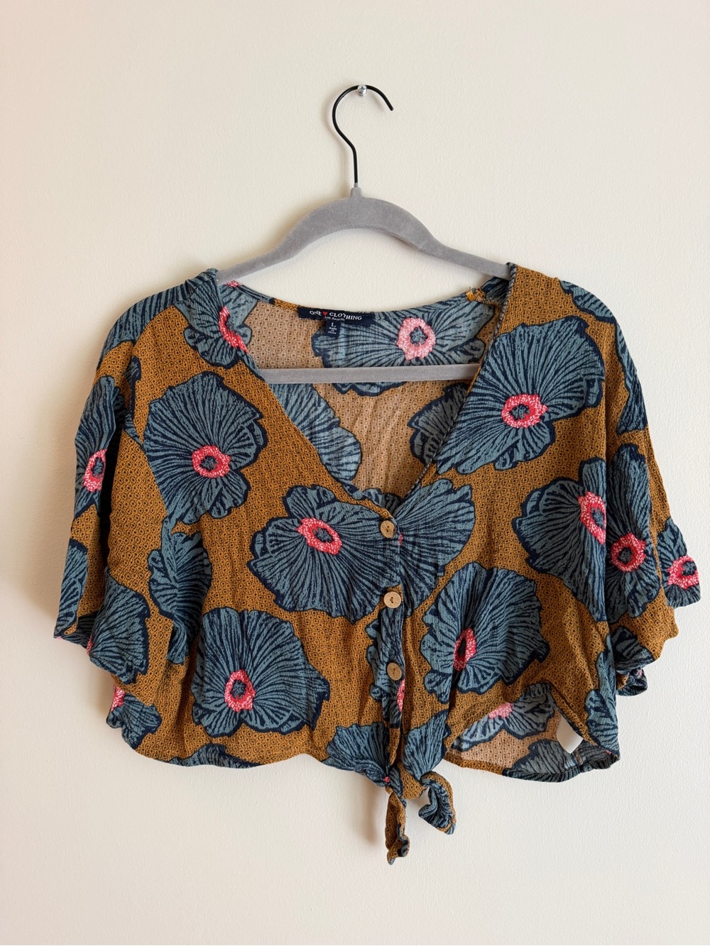 One Love Clothing LA Floral Tie-Front Top | L